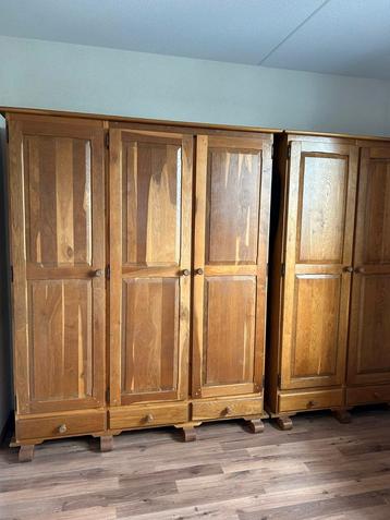 massief blank houten kledingkasten beschikbaar voor biedingen