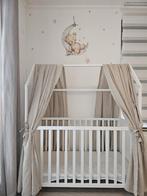 Babykamer: Bed, commode, Kinderen en Baby's, Babywiegjes en Ledikanten, Ophalen, Zo goed als nieuw, Ledikant