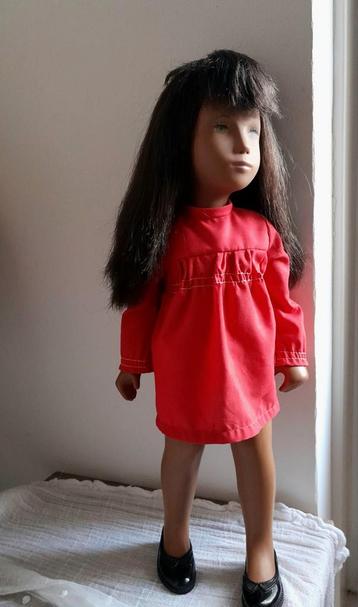 Vintage pop Sasha Trendon meisje donker haar beschikbaar voor biedingen