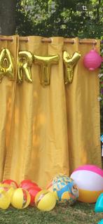 2x goudgele glanzende gordijnen met ringen, Ophalen of Verzenden, Zo goed als nieuw, 100 tot 150 cm, 200 cm of meer