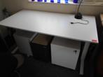 Nette witte slinger bureaus 160 x 80 cm, Huis en Inrichting, Bureaus, Ophalen of Verzenden, In hoogte verstelbaar, Zo goed als nieuw