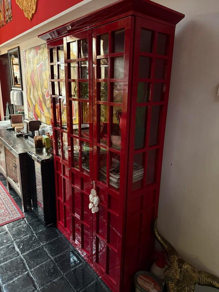 Oosterse kast , rode kast , bijzonder kast , antieke kast, Huis en Inrichting, Kasten | Vitrinekasten, Verzenden