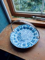 Antiek Blauw Wit Bord met Zilveren Handvat, Ophalen