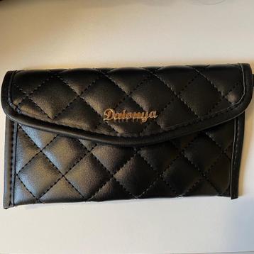 Zwart handtasje met polsband – 19x11 cm. Nieuw beschikbaar voor biedingen