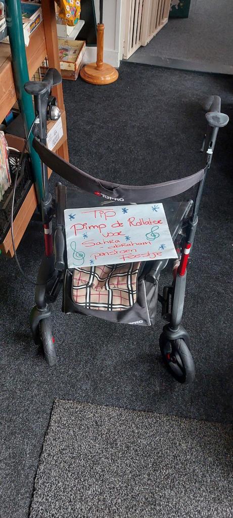 Rollator met bel  !! Lees de beschrijving!!, Diversen, Rollators, Lichtgewicht, Ophalen
