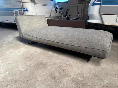 Flexform Bretton chaise loungue, Huis en Inrichting, Banken | Voetenbanken en Poefen, Zo goed als nieuw, 125 cm of meer, Rechthoekig