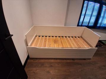 Mooi bed met lattenbodem