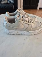 Nike Air Force 1 beige cream, Ophalen of Verzenden, Zo goed als nieuw, Beige, Sneakers of Gympen