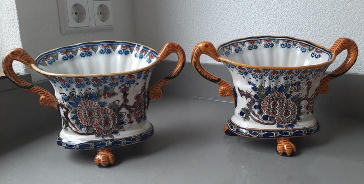 Makkum Tichelaar aardewerk o.a. 2 identieke plantenbakken, Antiek en Kunst, Antiek | Keramiek en Aardewerk, Ophalen of Verzenden