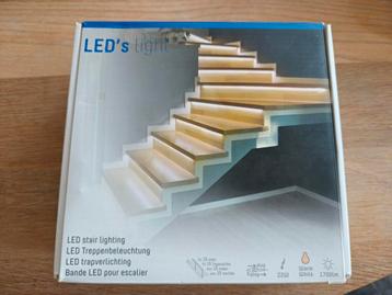 Nieuwe trap ledverlichting 15 treden incl houders beschikbaar voor biedingen