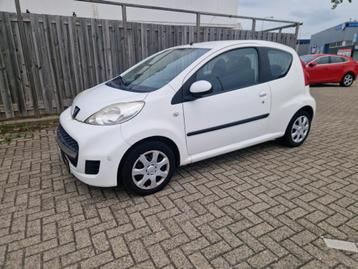 Peugeot 107 1.0-12V nwe apk navi entertainment beschikbaar voor biedingen