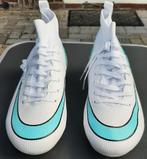Voetbalschoenen - Maat 38, Sport en Fitness, Ophalen of Verzenden, Nieuw, Schoenen