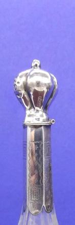parfumflesje met zilveren dop en hals, Antiek en Kunst, Ophalen of Verzenden, Zilver