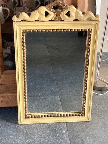Brocante spiegel beschikbaar voor biedingen