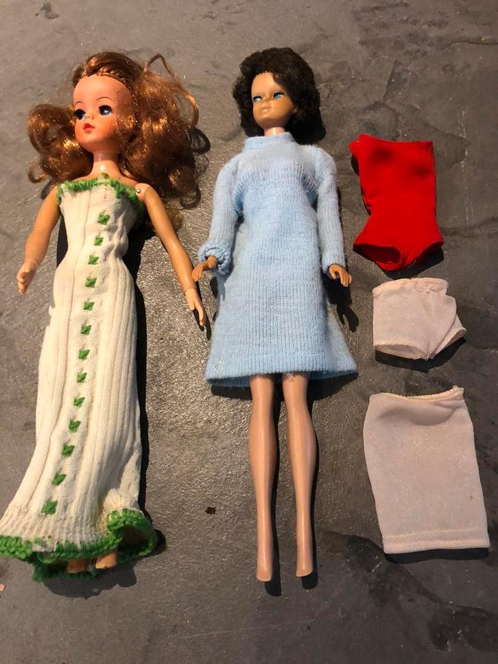 Vintage barbies jaren60/70 bubble cut  Midge/Cindy, Verzamelen, Poppen, Gebruikt, Fashion Doll, Ophalen of Verzenden