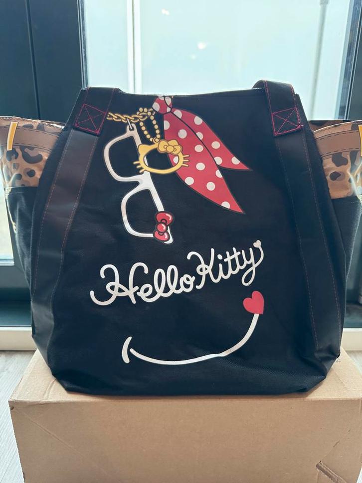 Leuke Hello Kitty Tas, Sieraden, Tassen en Uiterlijk, Tassen | Damestassen, Zo goed als nieuw, Handtas, Zwart, Verzenden