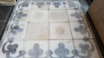 ANTIEKE TEGELS 20X20CM, CEMENTTEGELS!! beschikbaar voor biedingen