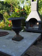 Oude Gietijzeren bloempot/Tuinpot, Tuin en Terras, Bloempotten, Gebruikt, Rond, Metaal, Ophalen