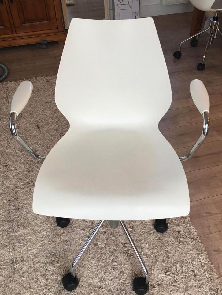 Kartell Maui draaistoel wit, Huis en Inrichting, Bureaustoelen, Gebruikt, Bureaustoel, Wit, Ergonomisch, Ophalen