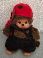 Schattig Monchhichi Aapje met Rood Mutsje, Ophalen of Verzenden, Zo goed als nieuw, Beer