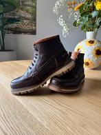 Bruin met wit getinte schoenen - Fretz, Ophalen of Verzenden, Zo goed als nieuw, Bruin