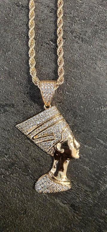 Rope/Koord Ketting + Nefertiti Hanger

 beschikbaar voor biedingen