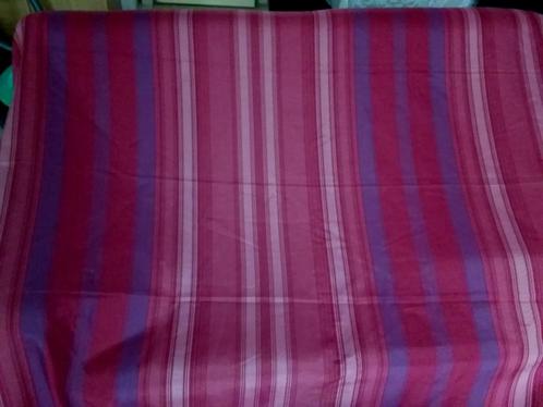 Zeer groot Meradiso tafellaken van 330 cm lang en 245 cm br, Huis en Inrichting, Tafelkleden, Zo goed als nieuw, Rechthoek, Binnen