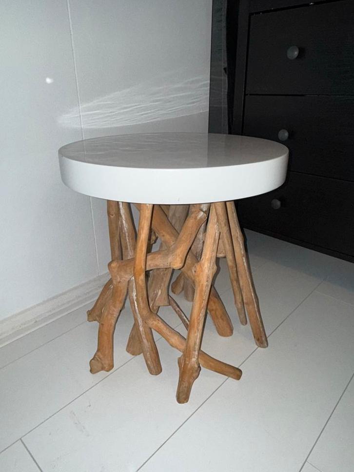 Unieke Bijzettafel met Houten Onderstel, Huis en Inrichting, Tafels | Bijzettafels, Zo goed als nieuw, Rond, 45 tot 60 cm, Minder dan 55 cm