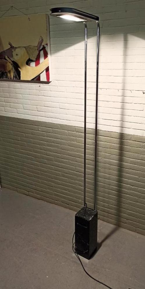 Vintage Gesto Terra vloerlamp, design Bruno Gecchelin, Huis en Inrichting, Lampen | Vloerlampen, Gebruikt, 200 cm of meer, Overige materialen