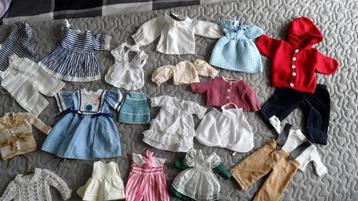 Opruiming Poppen kleertjes / poppenkleding beschikbaar voor biedingen