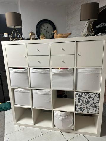 Ikea Kallax Kast 4x4 Wit met Inzetstukken beschikbaar voor biedingen