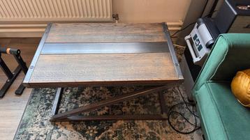 Industriële salontafel hout/metaal beschikbaar voor biedingen