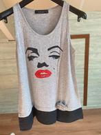 Top Twinset in de kleur grijs, zwart en rood maat 38, Kleding | Dames, Maat 38/40 (M), Ophalen of Verzenden, Zo goed als nieuw
