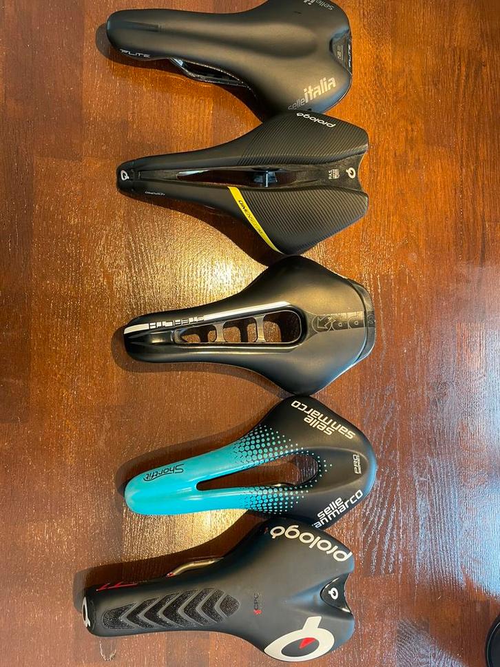 Zadels 5 stuks carbon diverse merken, Fietsen en Brommers, Fietsonderdelen, Zo goed als nieuw, Racefiets, Zadel, Ophalen of Verzenden