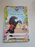Boek Britt Dekker - Paard op hol, Ophalen of Verzenden, Zo goed als nieuw