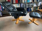 Verstelbare, draaibare relaxfauteuil met kruk, zwart leer, Ophalen, Zo goed als nieuw, Leer, 50 tot 75 cm