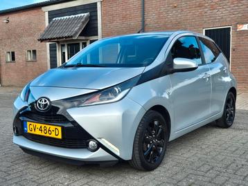 Toyota Aygo 1.0 12V Vvt-i Ddrs 2015 Grijs Camera Cruise elek beschikbaar voor biedingen