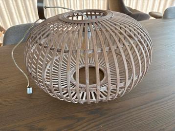 Sfeervolle Houten Hanglamp beschikbaar voor biedingen