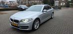 BMW 5-Serie 2.0 520I AUT 184 PK 2014 Grijs, Auto's, BMW, Achterwielaandrijving, 4 cilinders, 2000 kg, Particulier