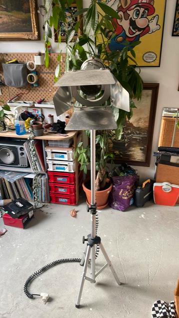 Retro lamp industrieel beschikbaar voor biedingen