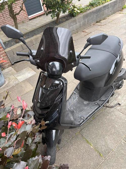 Zip 50cc, Fietsen en Brommers, Scooters | Piaggio, Zo goed als nieuw, Zip, Ophalen