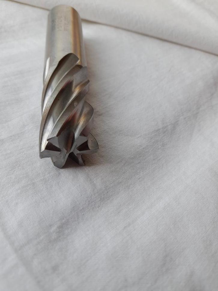 Te koop aangeboden,  diverse frezen, Doe-het-zelf en Verbouw, Gereedschap | Freesmachines, Zo goed als nieuw, Overige soorten