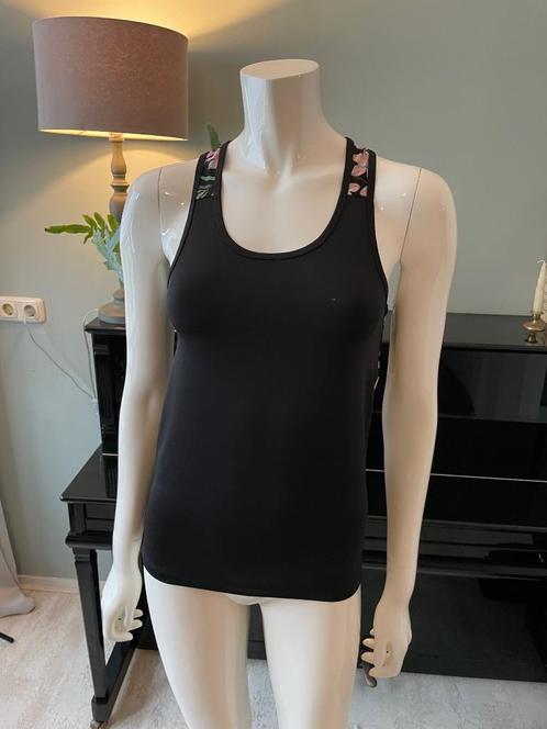 Sport top hemd van Flame maat XS, Kleding | Dames, Tops, Zo goed als nieuw, Maat 34 (XS) of kleiner, Zwart, Zonder mouw, Ophalen of Verzenden