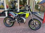 sherco 50 sm-r silver, Fietsen en Brommers, Sherco, Overige typen, Ophalen of Verzenden, Zo goed als nieuw