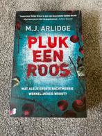 M.J. Arlidge - Pluk een roos, Boeken, Thrillers, Gelezen, Ophalen of Verzenden, Nederland, M.J. Arlidge