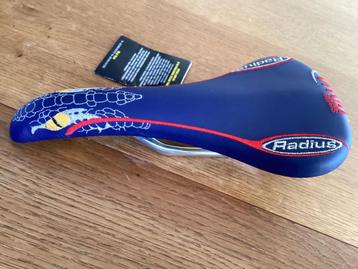 Selle Italia Radius blauw zadel breedte 13,5 cm NIEUW beschikbaar voor biedingen