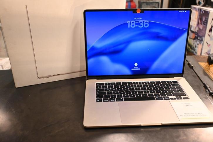 Macbook Air M3 15 Inch - 256GB/8RAM, Computers en Software, Laptophoezen, Gebruikt, 13 inch, Ophalen of Verzenden