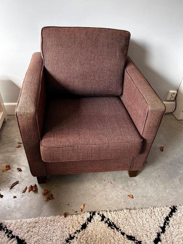 Leuke bruine gestoffeerde fauteuil beschikbaar voor biedingen
