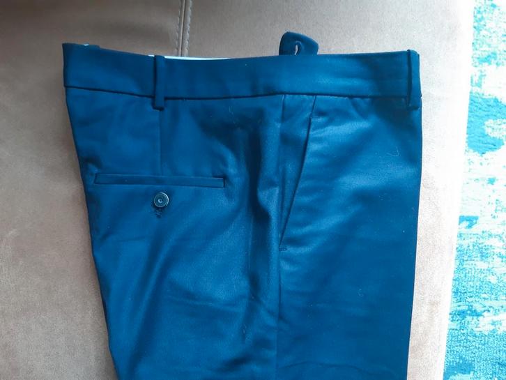 Nette dames pantalon.  Donkerblauw maat 40/42. Mango, Kleding | Dames, Broeken en Pantalons, Zo goed als nieuw, Maat 38/40 (M)