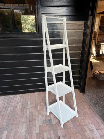 Stellingkastje/plateau beschikbaar voor biedingen